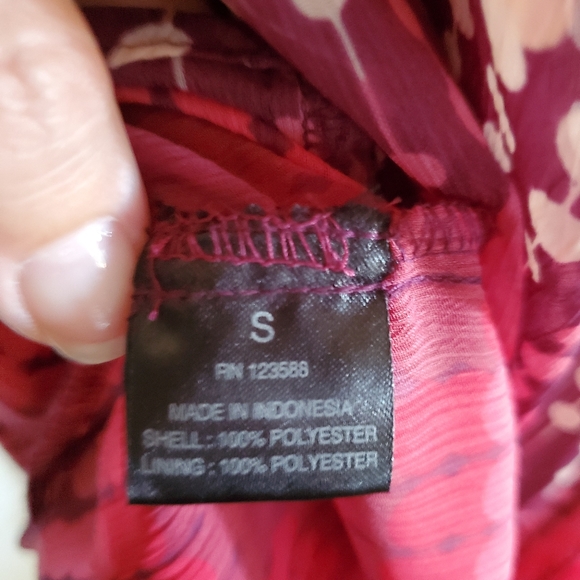 NWOT Babydoll Style or Off the Shoulder Dress - Picture 5 of 5